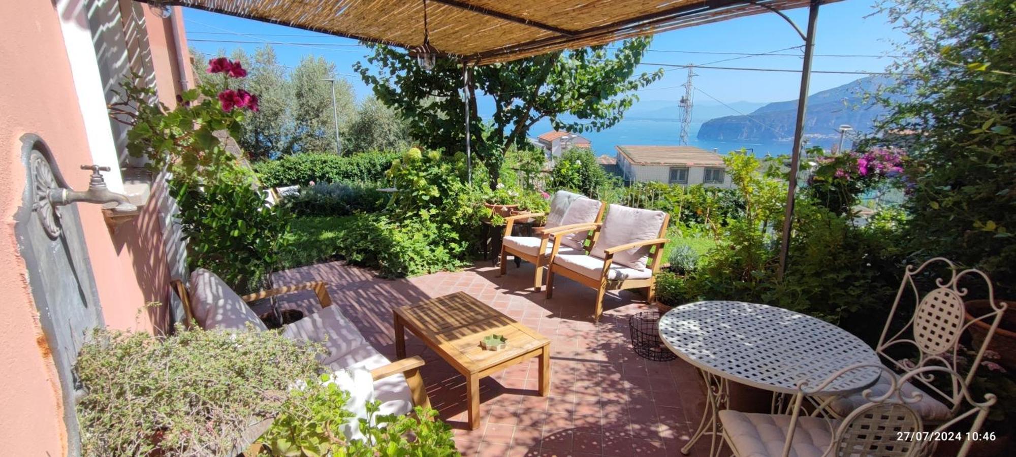 Lally'S Garden Bed & Breakfast Sorrento Exterior photo